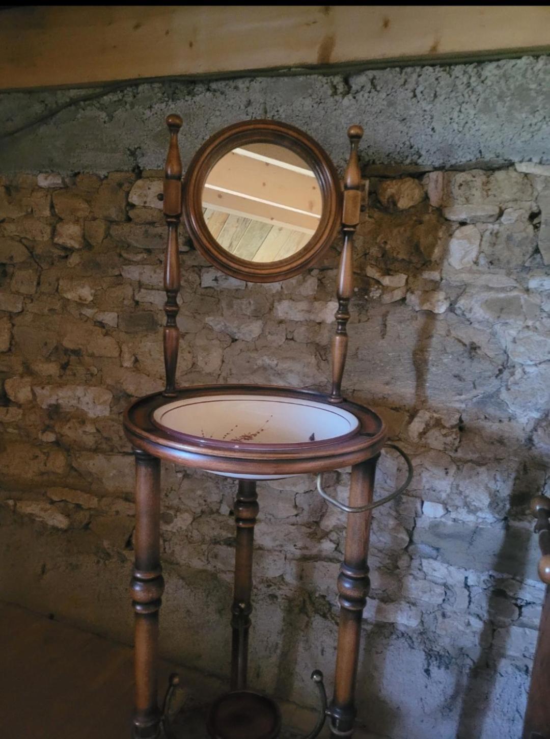 Country house Nuit Insolite, Au Dessus D'une Etable La Chapelle-Themer