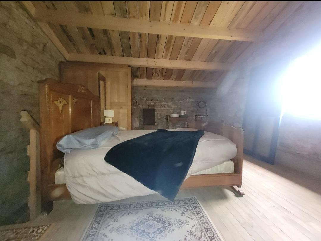 Nuit Insolite, Au Dessus D'une Etable Country house
